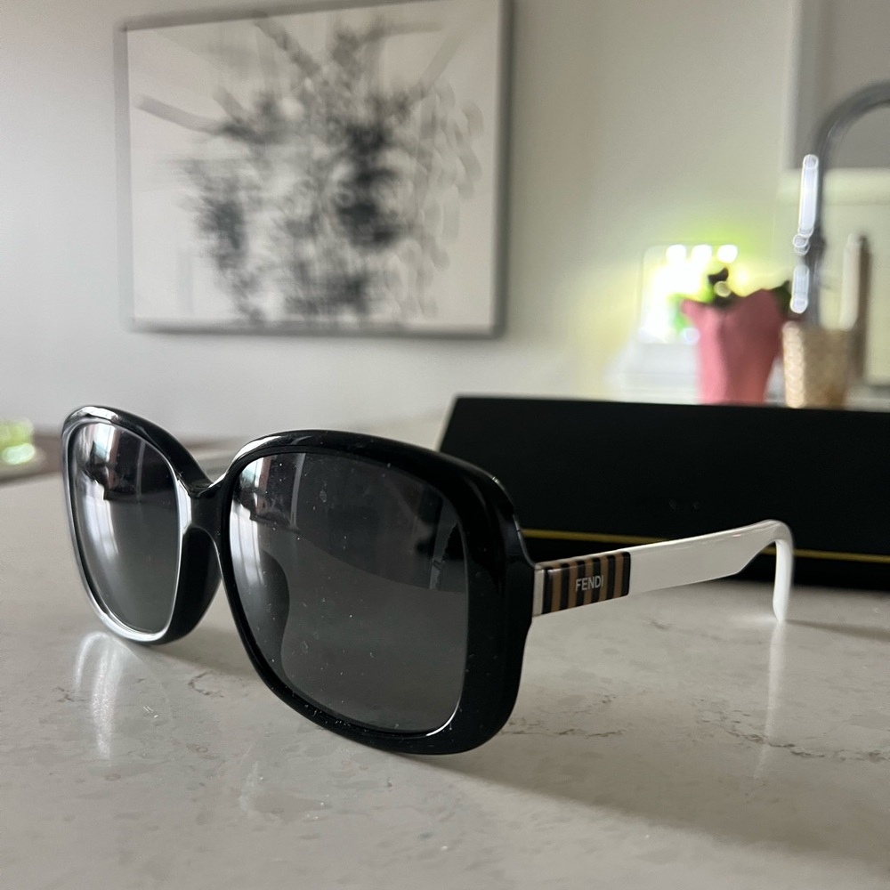 Fendi Women’s Black and White Oversized Square Sunglasses